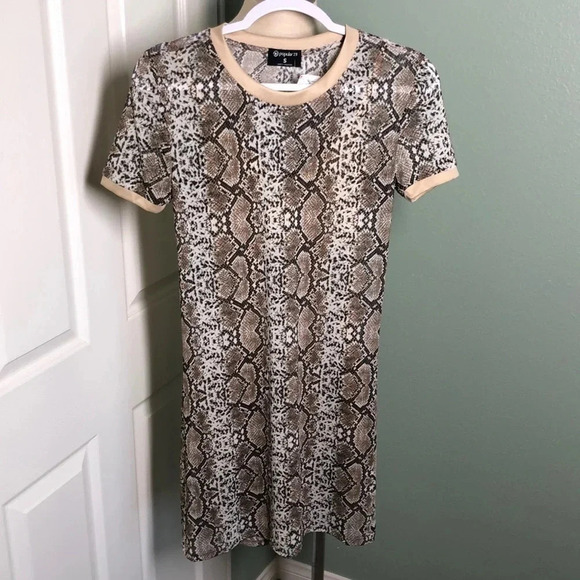 POPULAR 21 Animal Print Dress - Picture 1 of 8